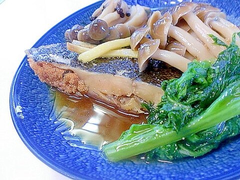 しめじと一緒にカレイの煮付け(^^♪